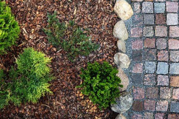 Mulch Spreading in Lakeville