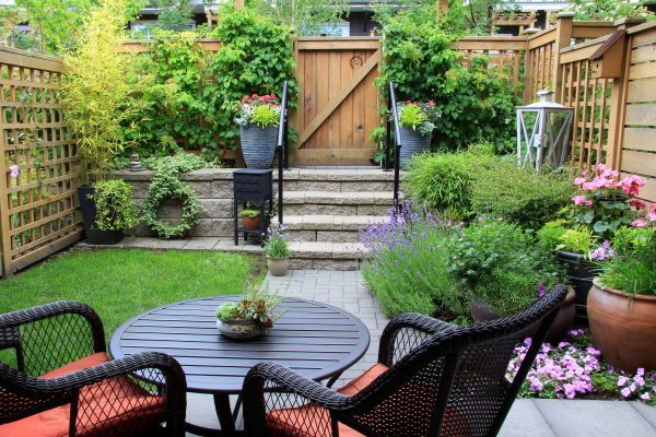 Small Yard Landscaping in Lakeville