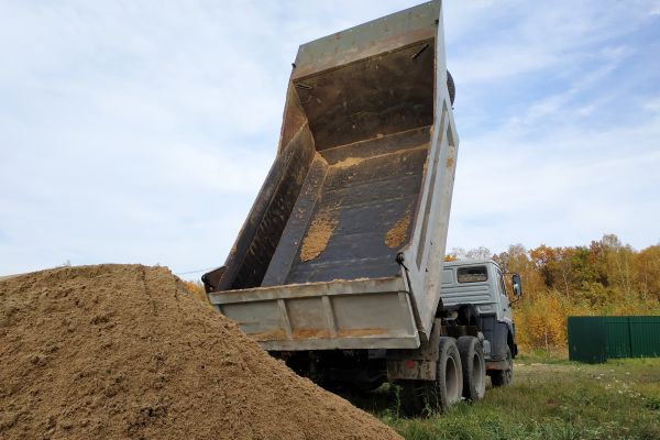 Topsoil Delivery in Lakeville