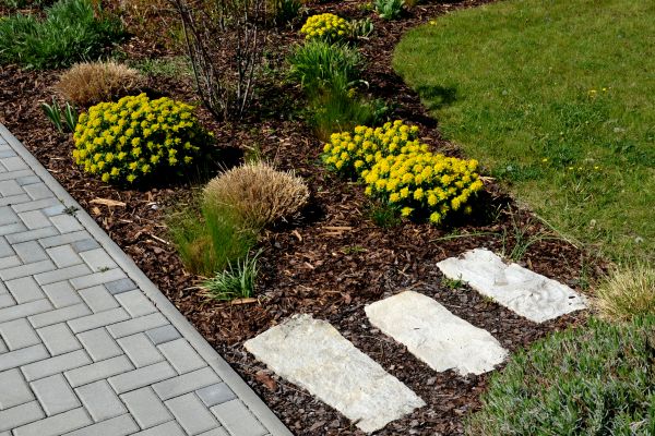 Garden Mulch Installation in Lakeville