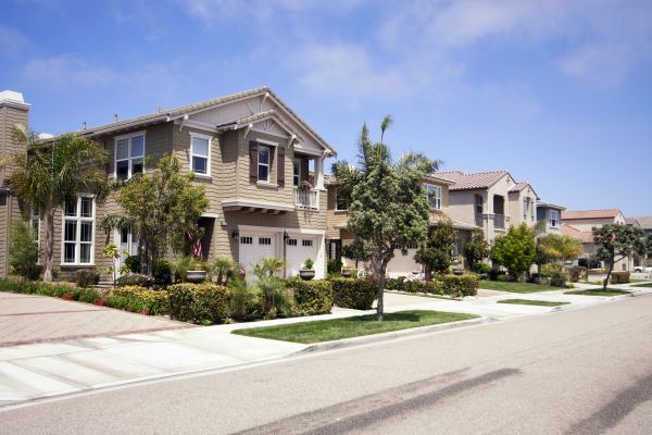 Neighborhood Landscaping in Lakeville